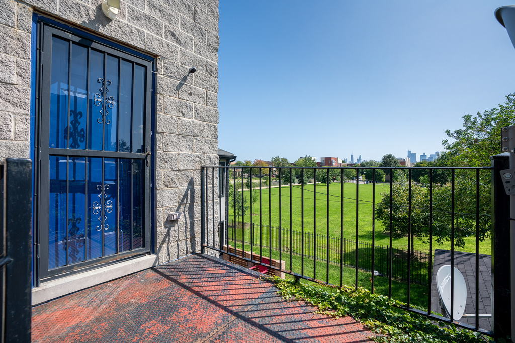2337 W Maypole Avenue - Photo 14