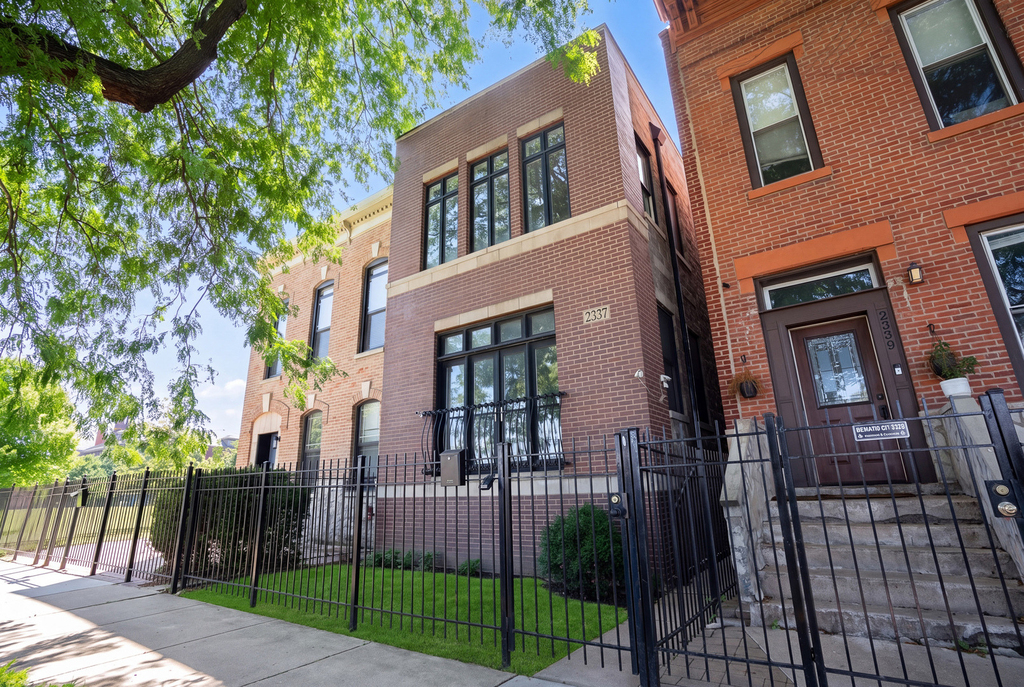 2337 W Maypole Avenue - Photo 17