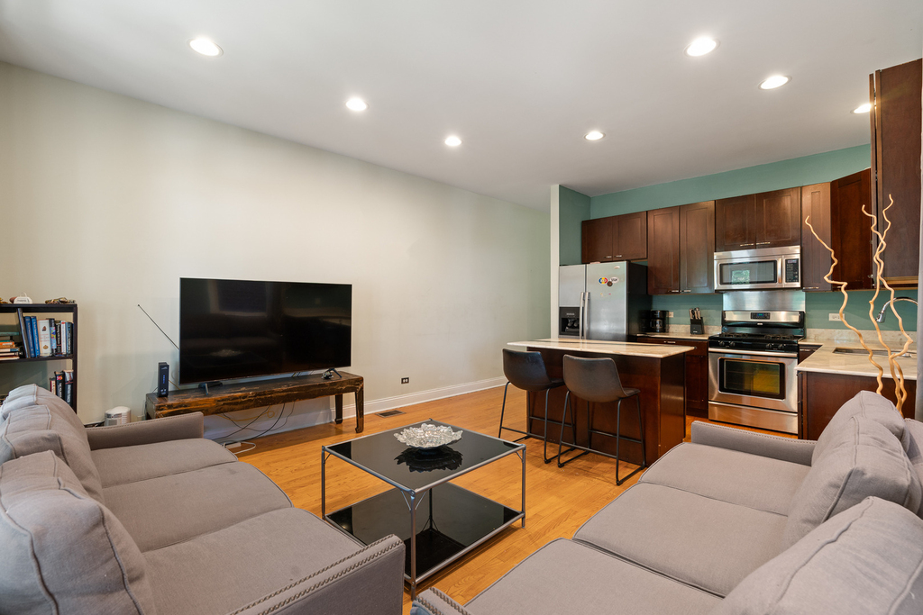 2337 W Maypole Avenue - Photo 8