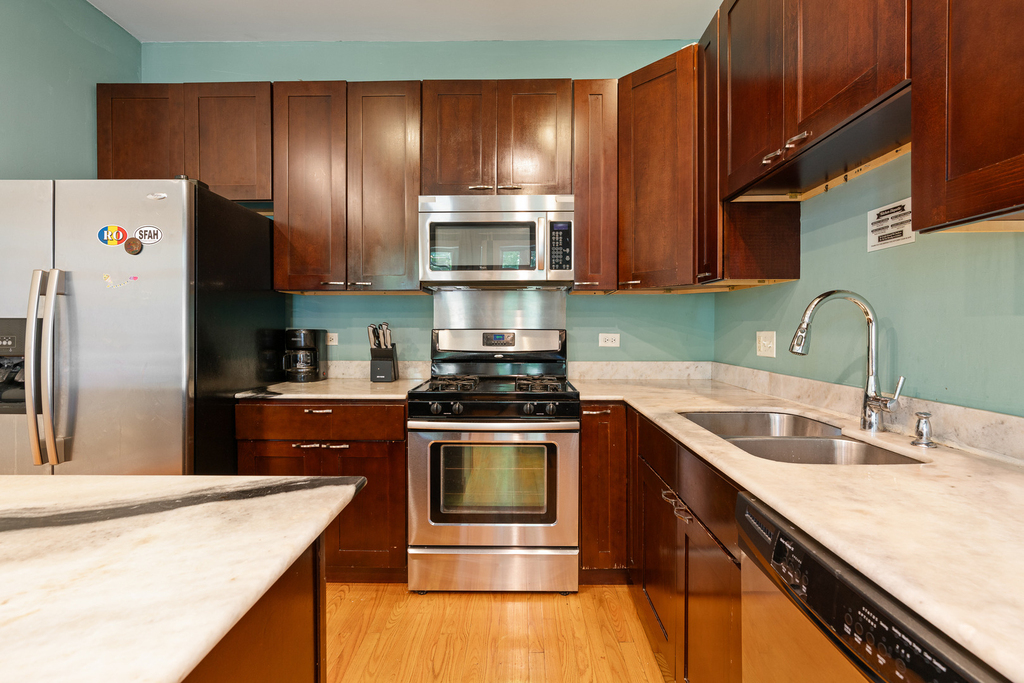 2337 W Maypole Avenue - Photo 2