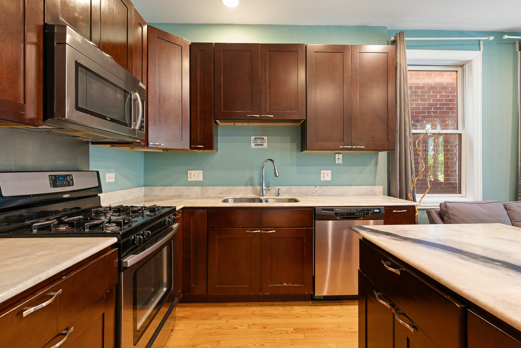2337 W Maypole Avenue - Photo 3
