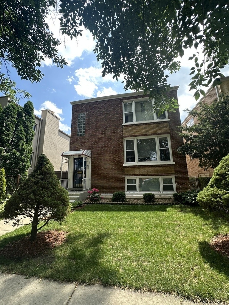 2023 W Balmoral Avenue - Photo 0
