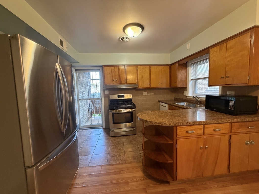 2023 W Balmoral Avenue - Photo 18
