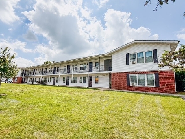 575 Berry Avenue - Photo 0