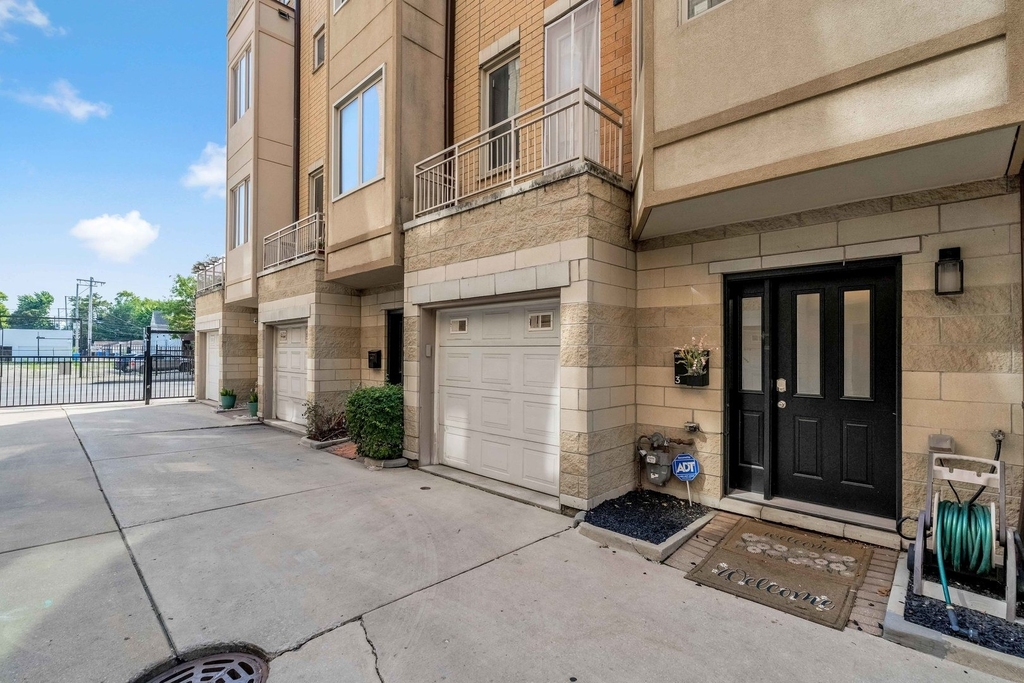 3262 W Armitage Avenue - Photo 0