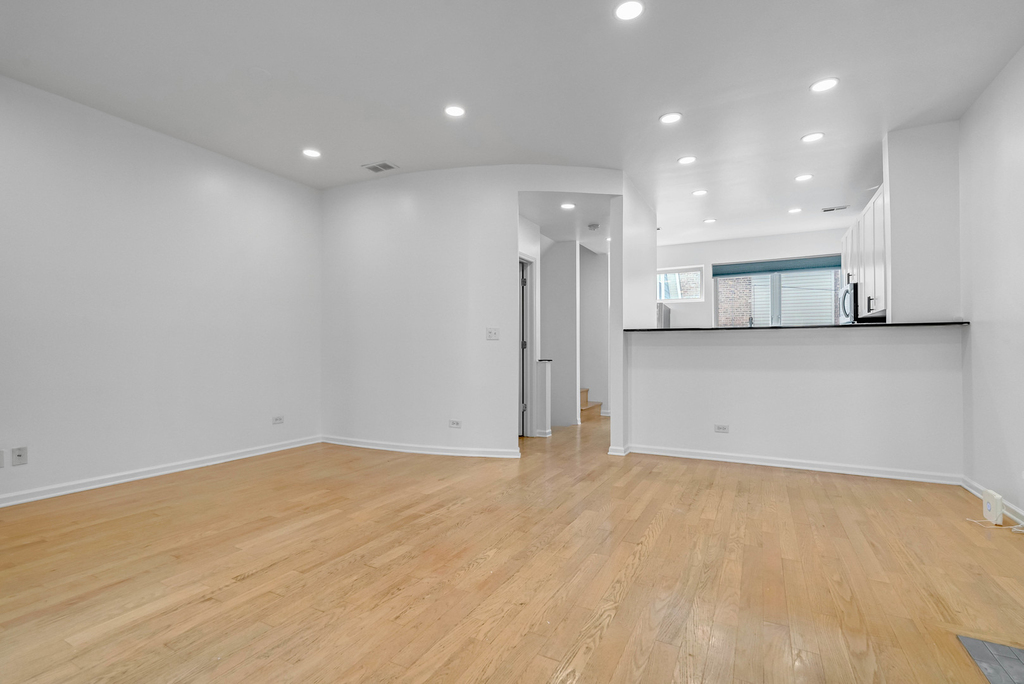 3262 W Armitage Avenue - Photo 11