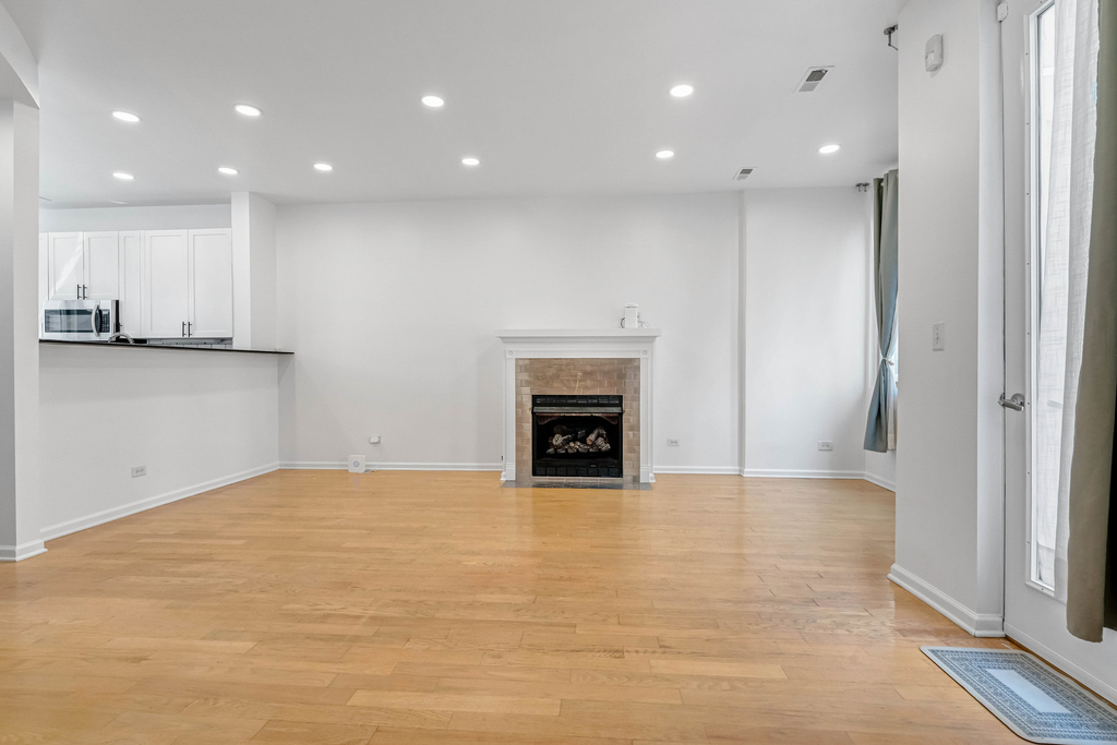 3262 W Armitage Avenue - Photo 10