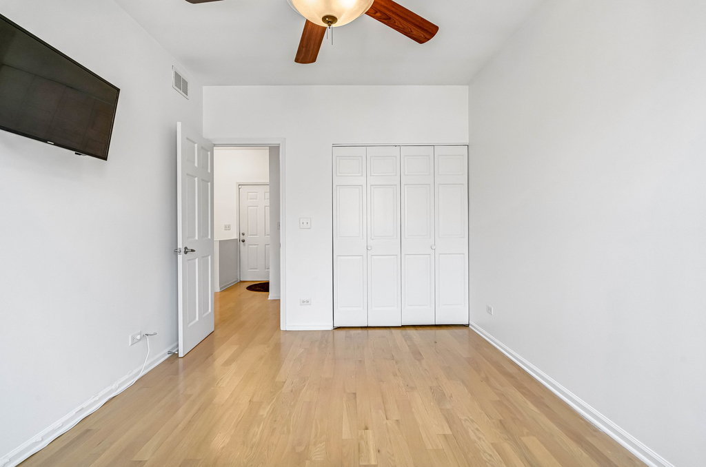 3262 W Armitage Avenue - Photo 19