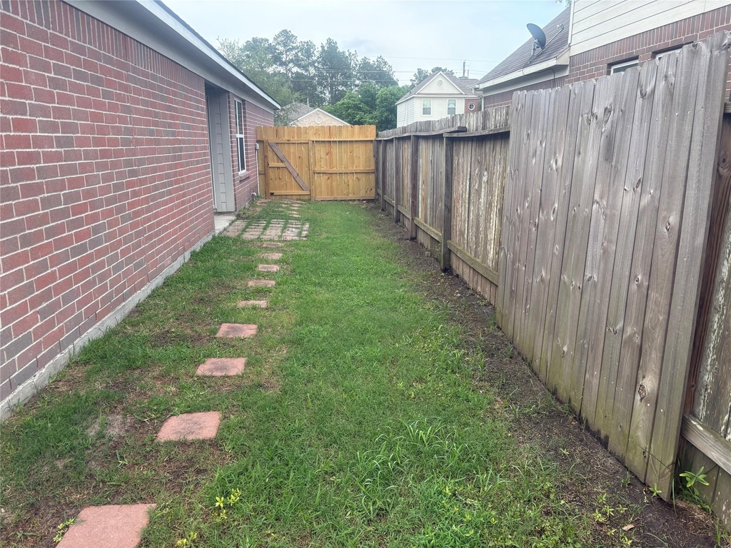 1906 Fleming Springs Court - Photo 8