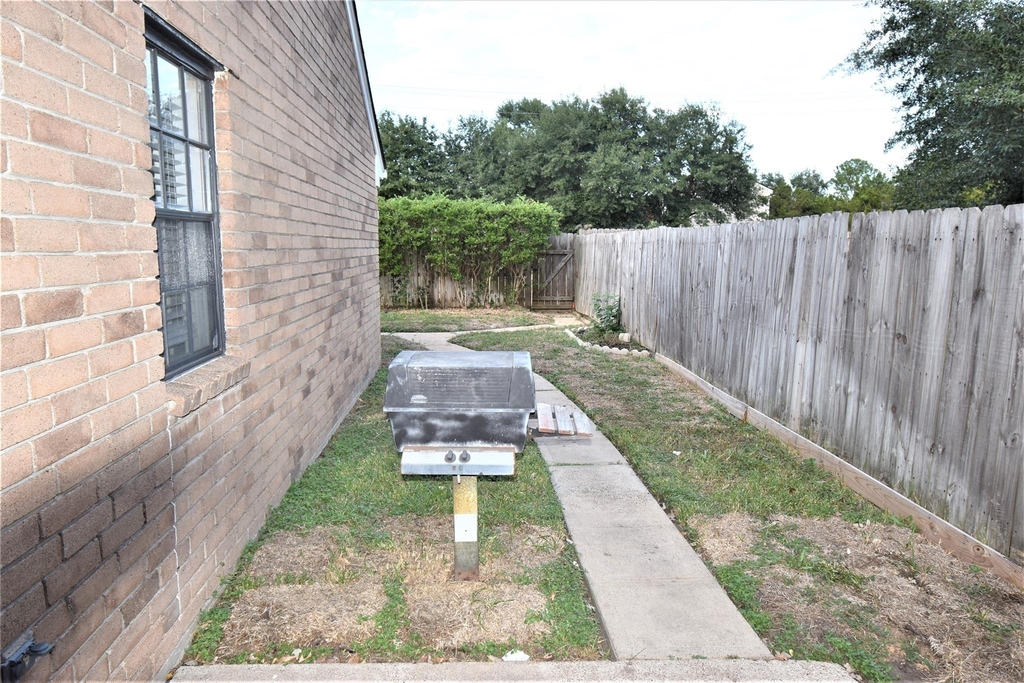 18058 Brooknoll Drive - Photo 6