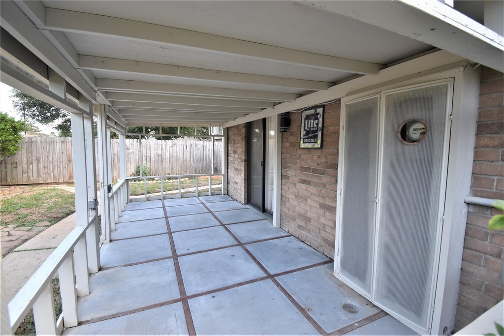 18058 Brooknoll Drive - Photo 9