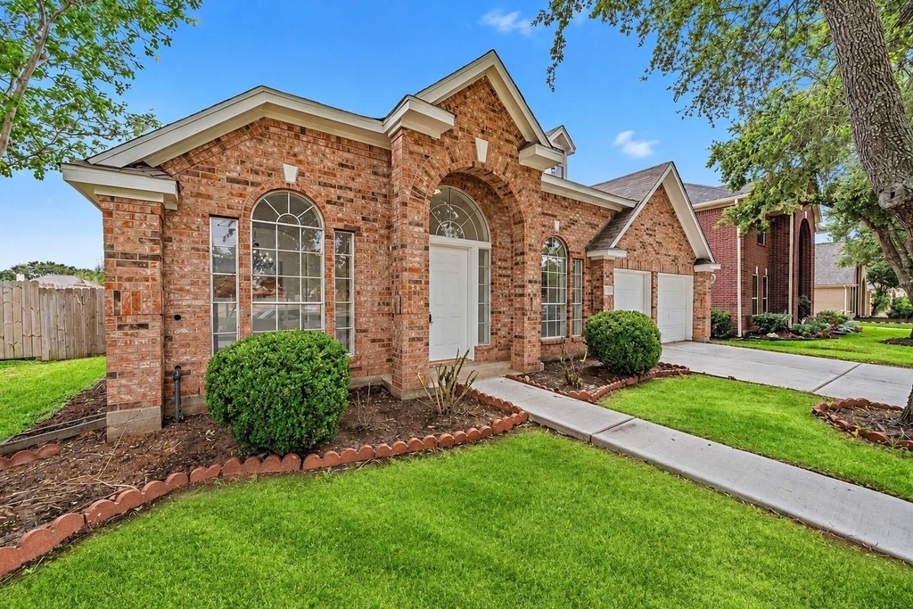 16119 Mission Glen Drive - Photo 0