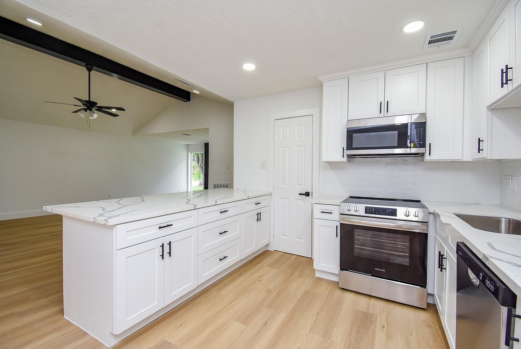 1815 Mustang Springs Drive - Photo 7