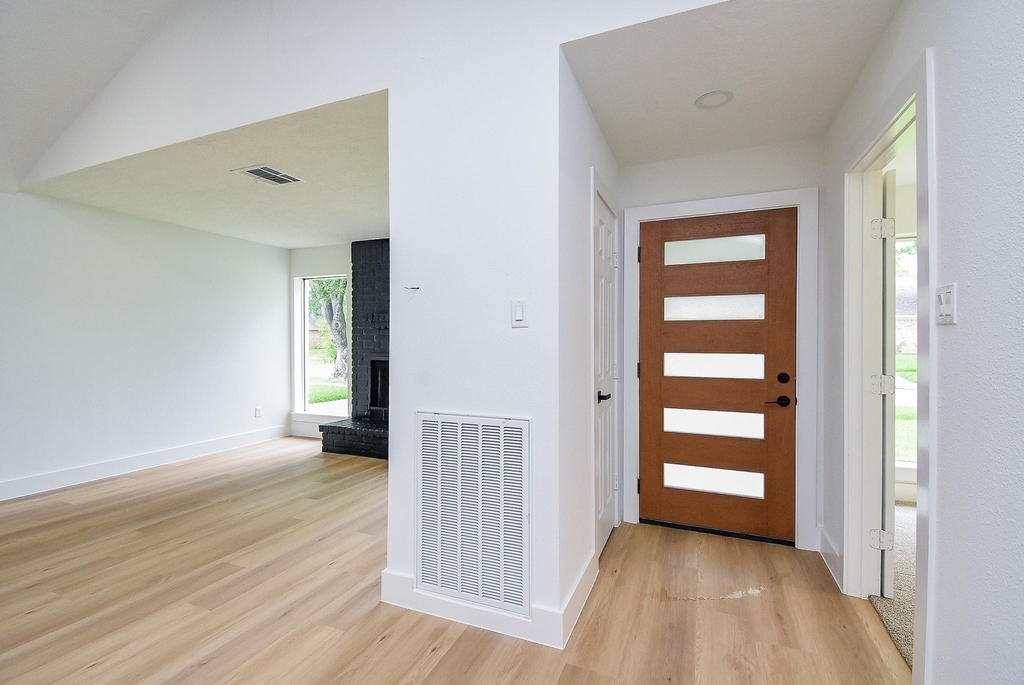 1815 Mustang Springs Drive - Photo 4