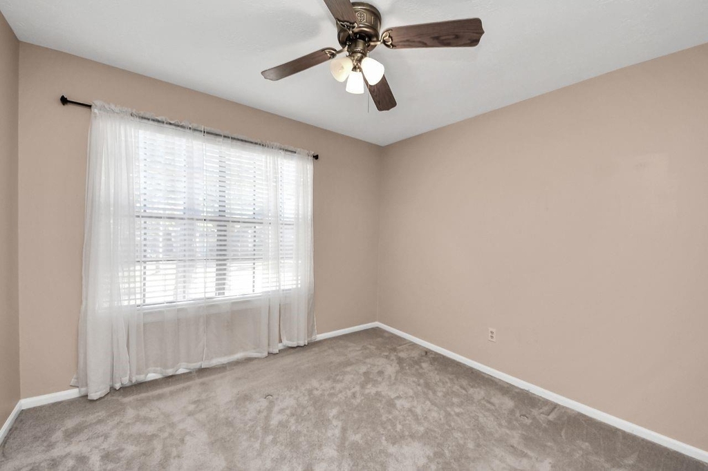 7607 Plumtree Forest Cir Circle - Photo 27