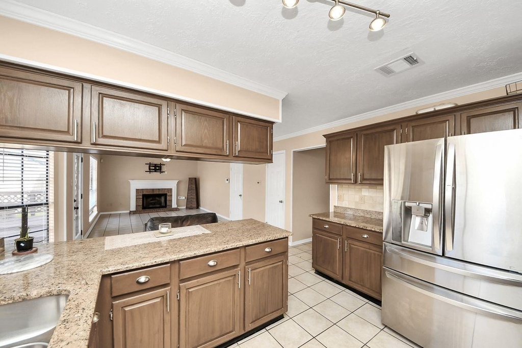 7607 Plumtree Forest Cir Circle - Photo 11
