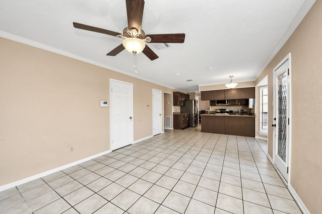 7607 Plumtree Forest Cir Circle - Photo 4
