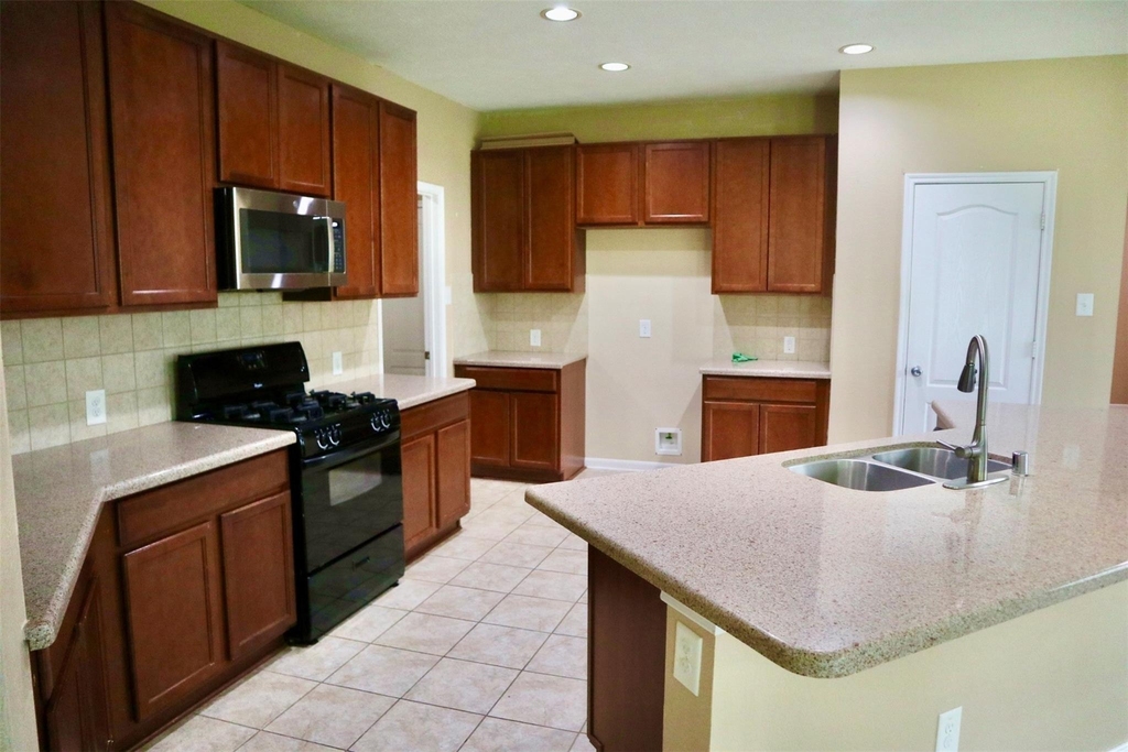 3410 Twin Meadow Lane - Photo 4