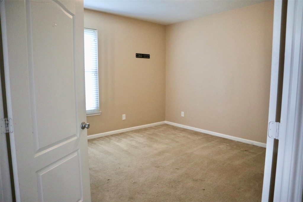 3410 Twin Meadow Lane - Photo 7