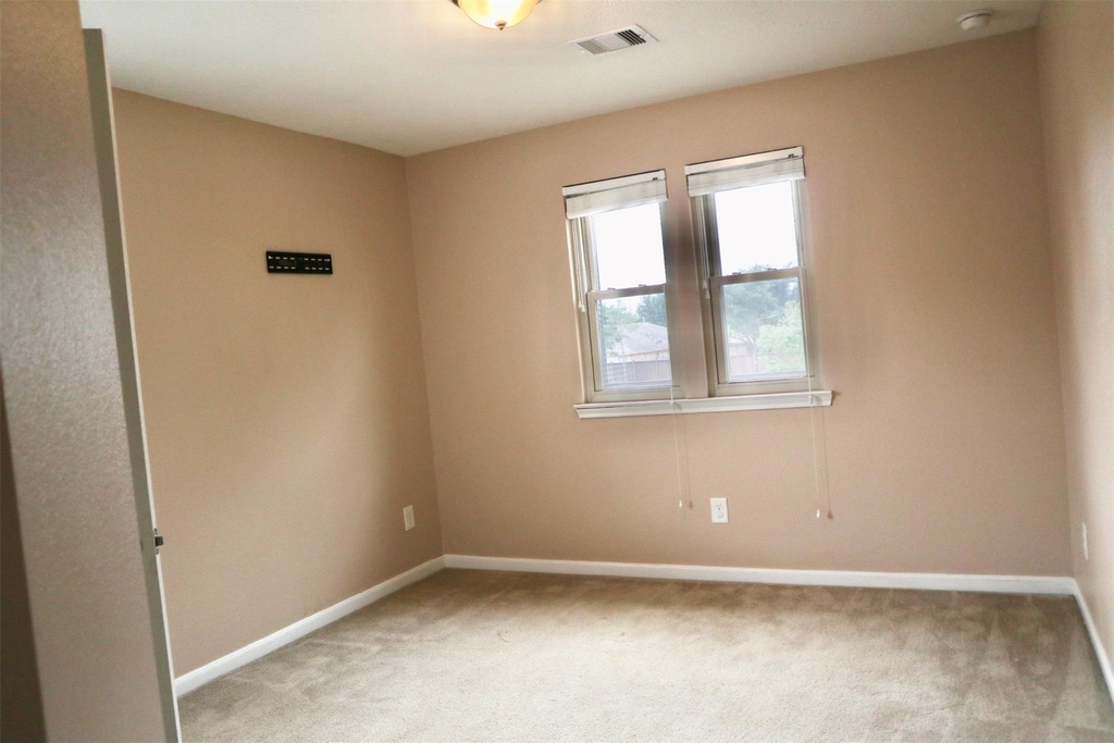 3410 Twin Meadow Lane - Photo 13