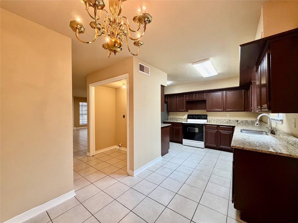 9901 Sharpcrest Street - Photo 10