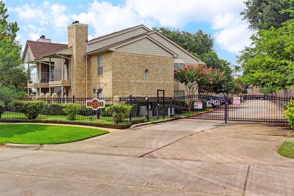12550 Whittington Drive - Photo 1