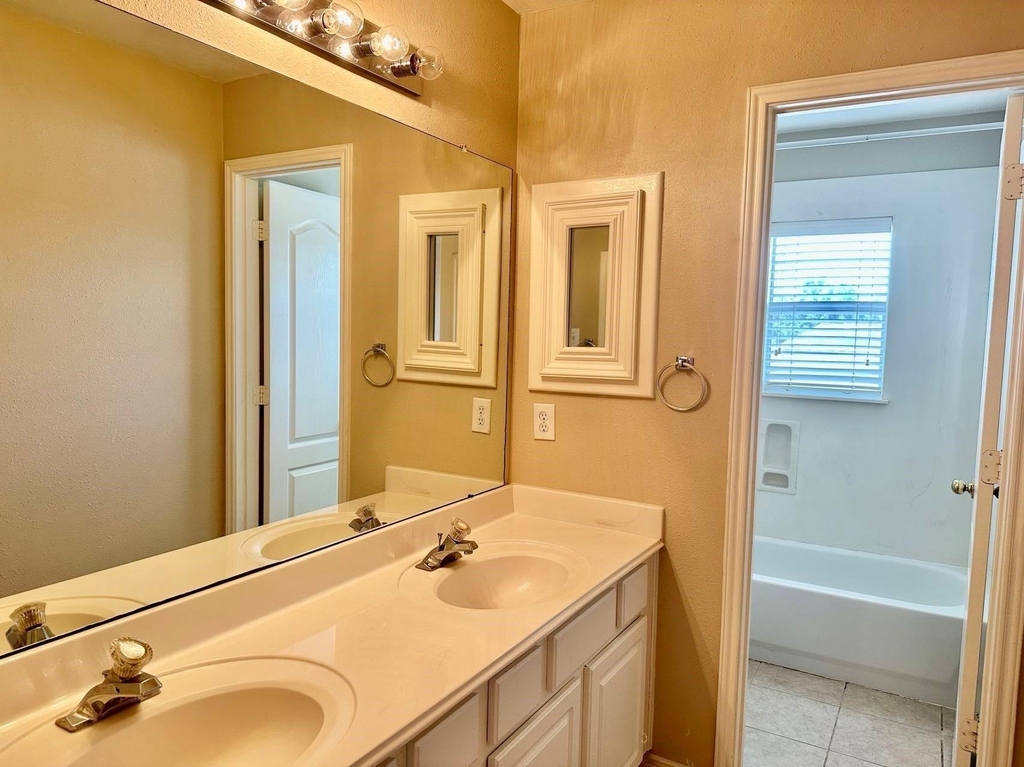 6811 Sable River Court - Photo 16