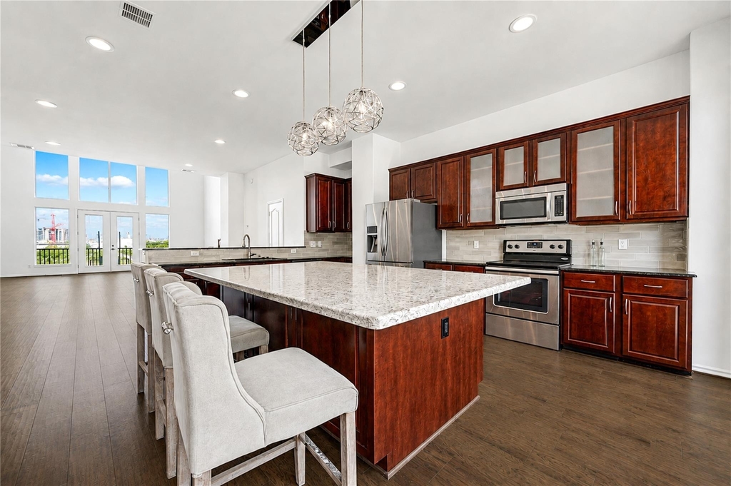 1322 Emancipation Avenue - Photo 3
