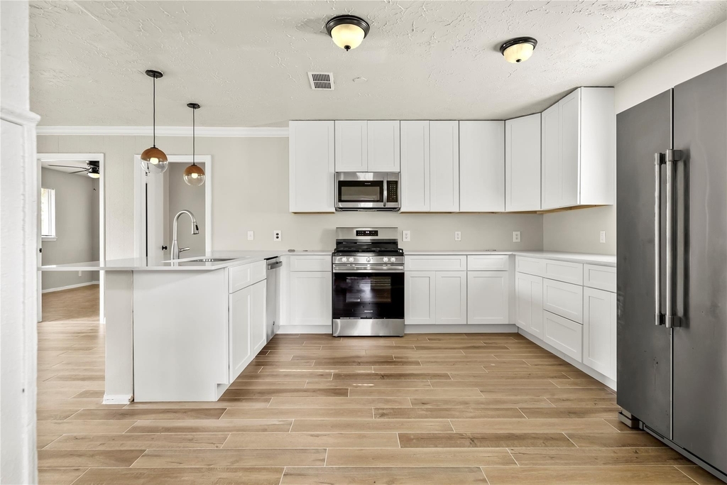 11455 Spottswood Drive - Photo 2