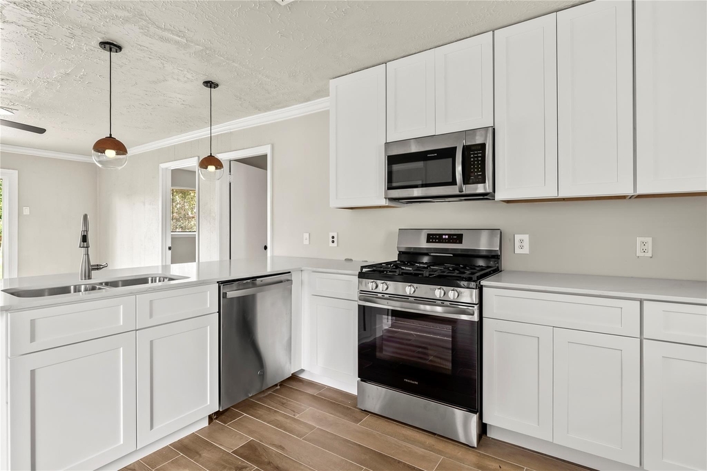 11455 Spottswood Drive - Photo 5