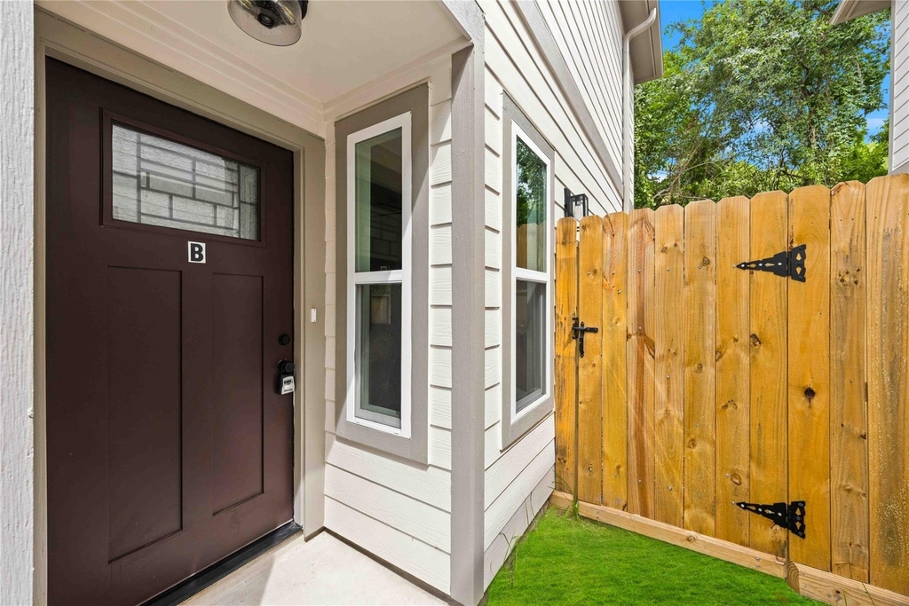 2024 Hampton Street - Photo 1