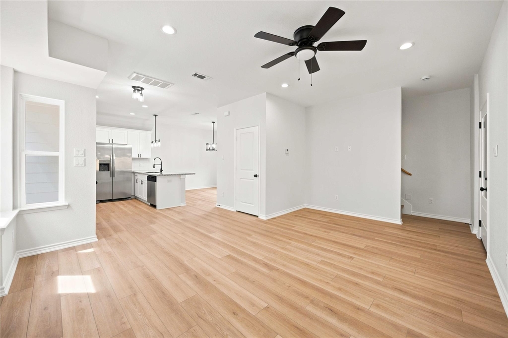 2024 Hampton Street - Photo 8