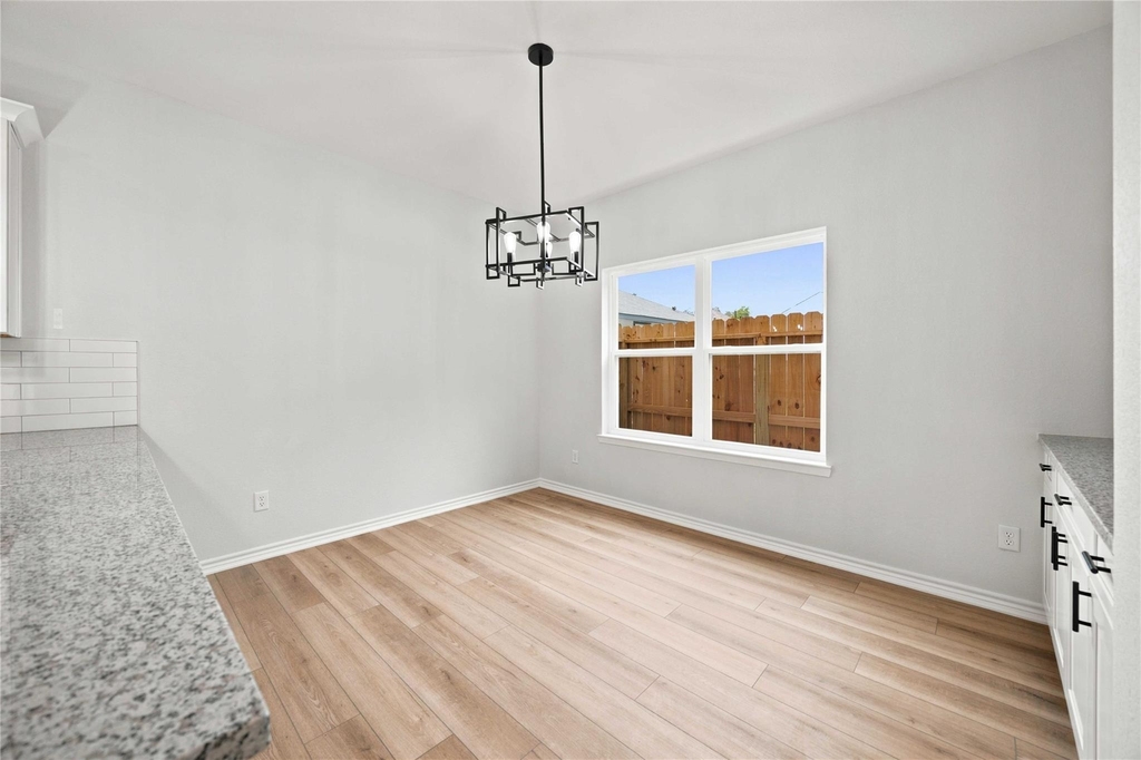 2024 Hampton Street - Photo 6