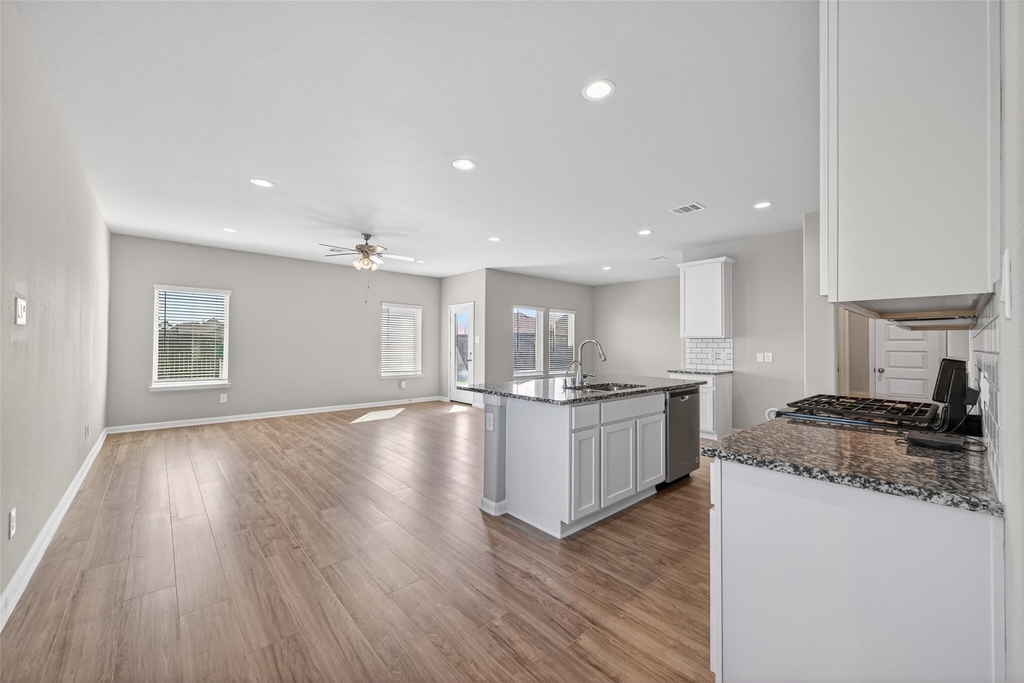 13009 Leisure Cove Drive - Photo 2