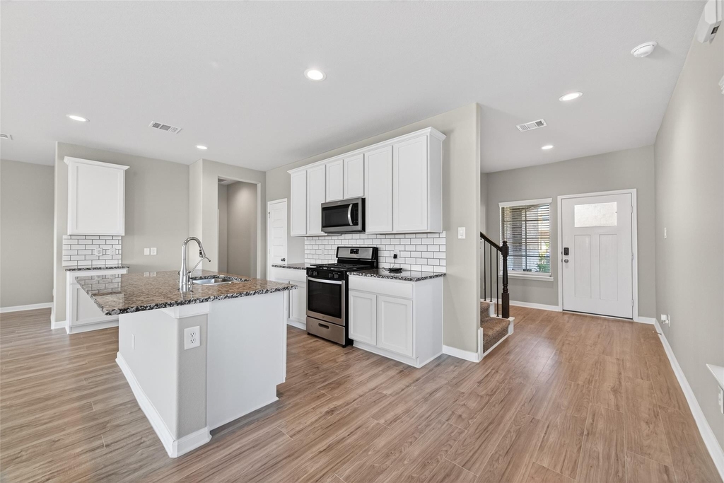 13009 Leisure Cove Drive - Photo 3