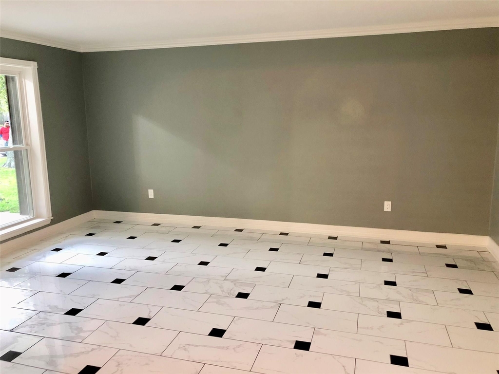 2606 N Woodloch Street - Photo 3