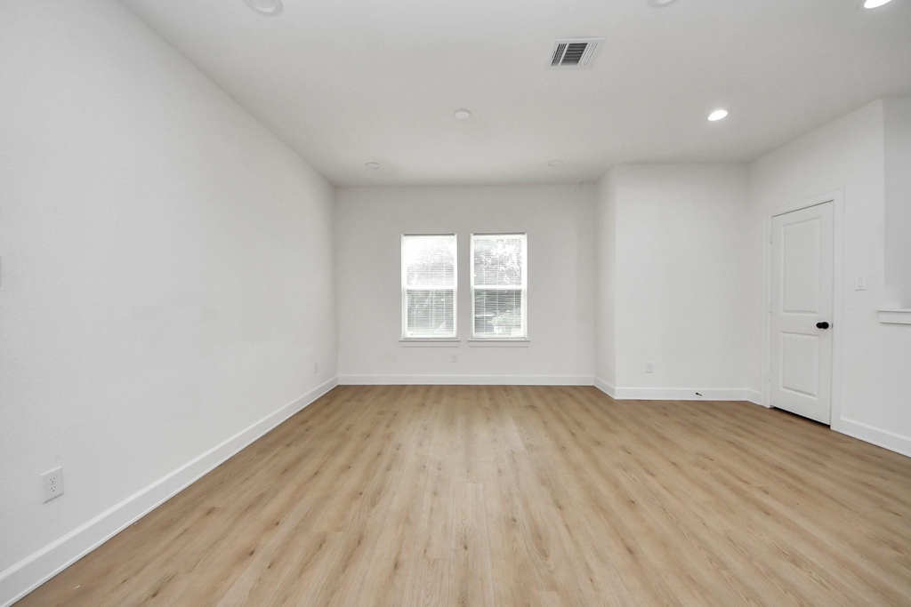 8316 Corinth Street - Photo 11