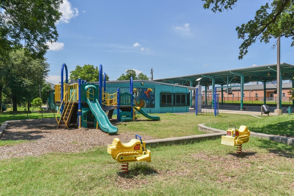 710 Schwartz Street - Photo 6