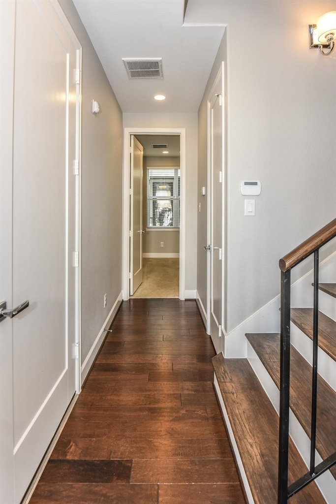 710 Schwartz Street - Photo 3