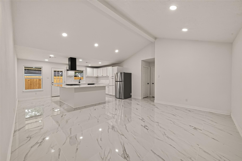 11434 Sharpview Drive - Photo 4
