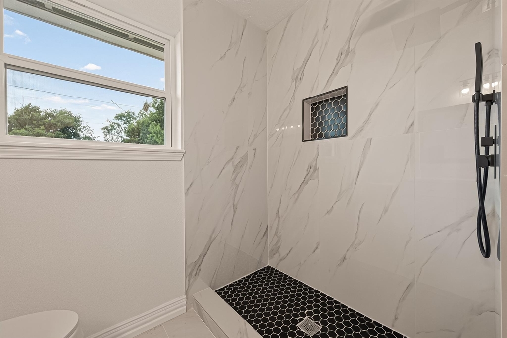 11434 Sharpview Drive - Photo 6
