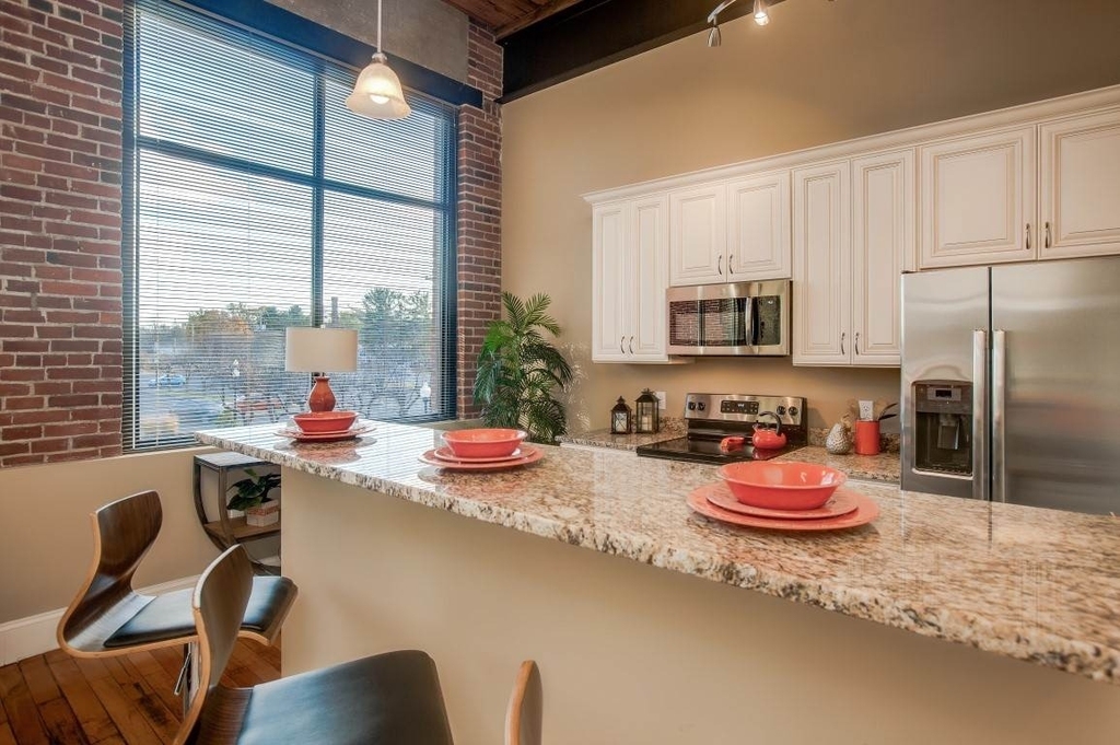 222 West - Photo 15