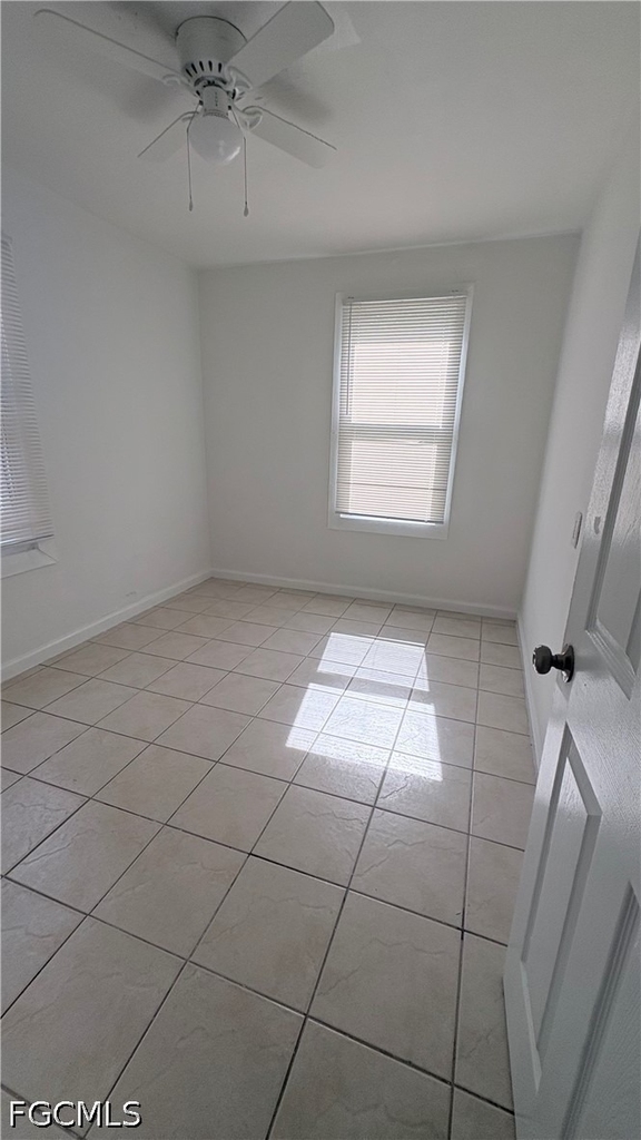 3042 Douglas Avenue - Photo 2