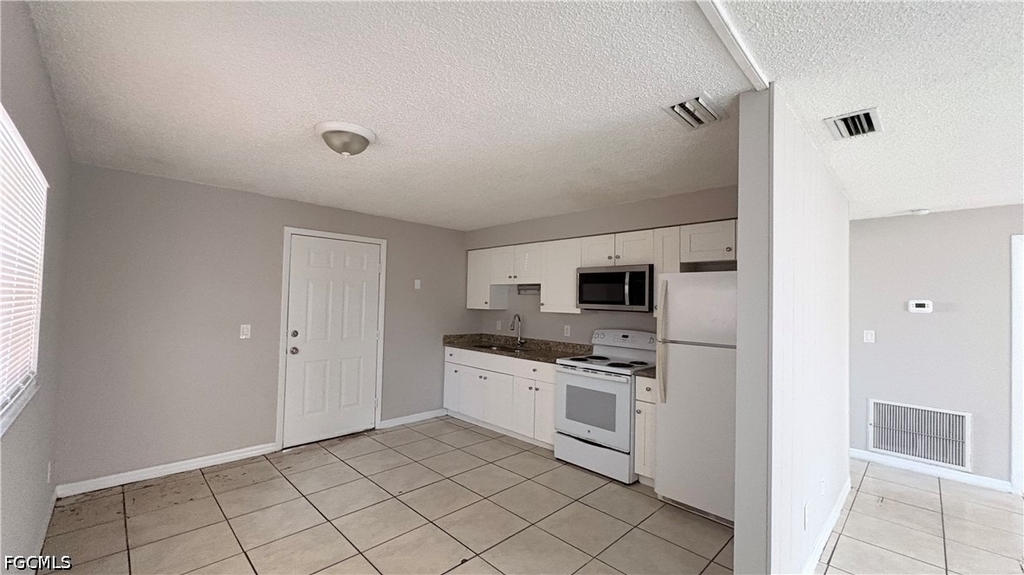 5537 10th Avenue - Photo 4