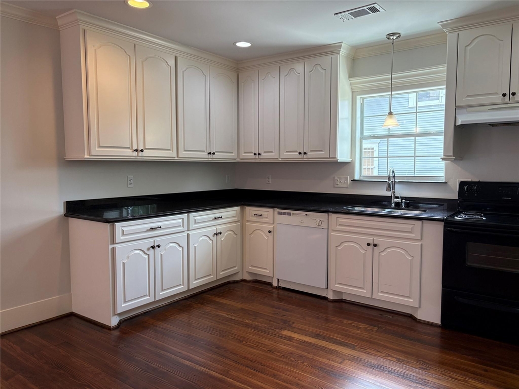 404 E 29th - Photo 12