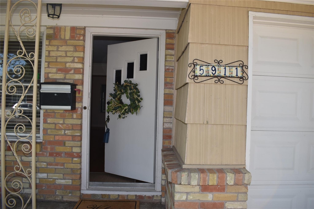 5911 Hornwood Drive - Photo 2