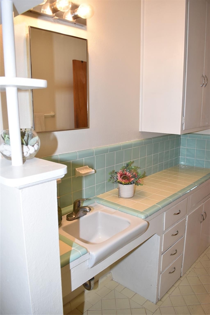 5911 Hornwood Drive - Photo 13