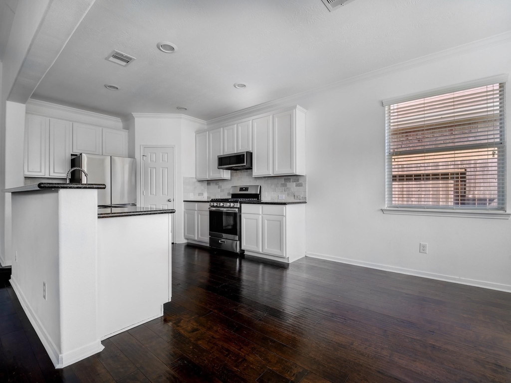 24531 Via Salerno Court - Photo 11