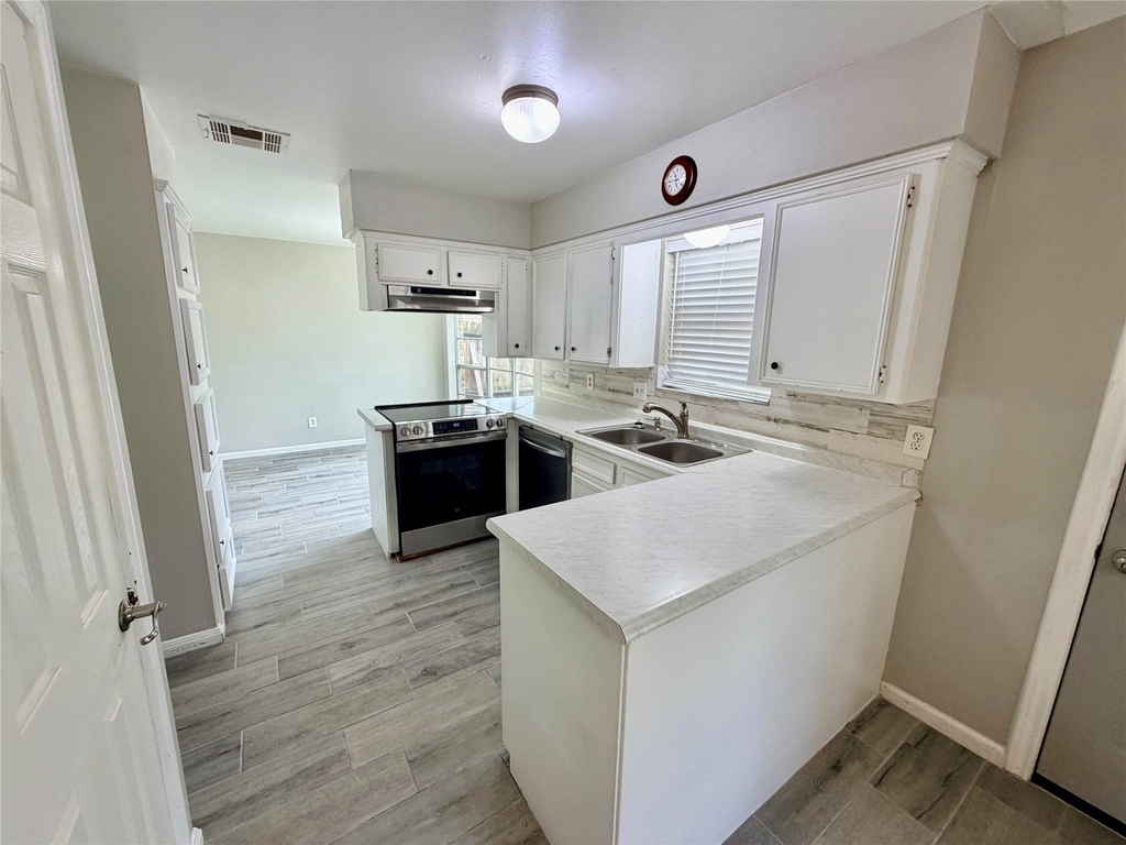 7876 Bender Road - Photo 7