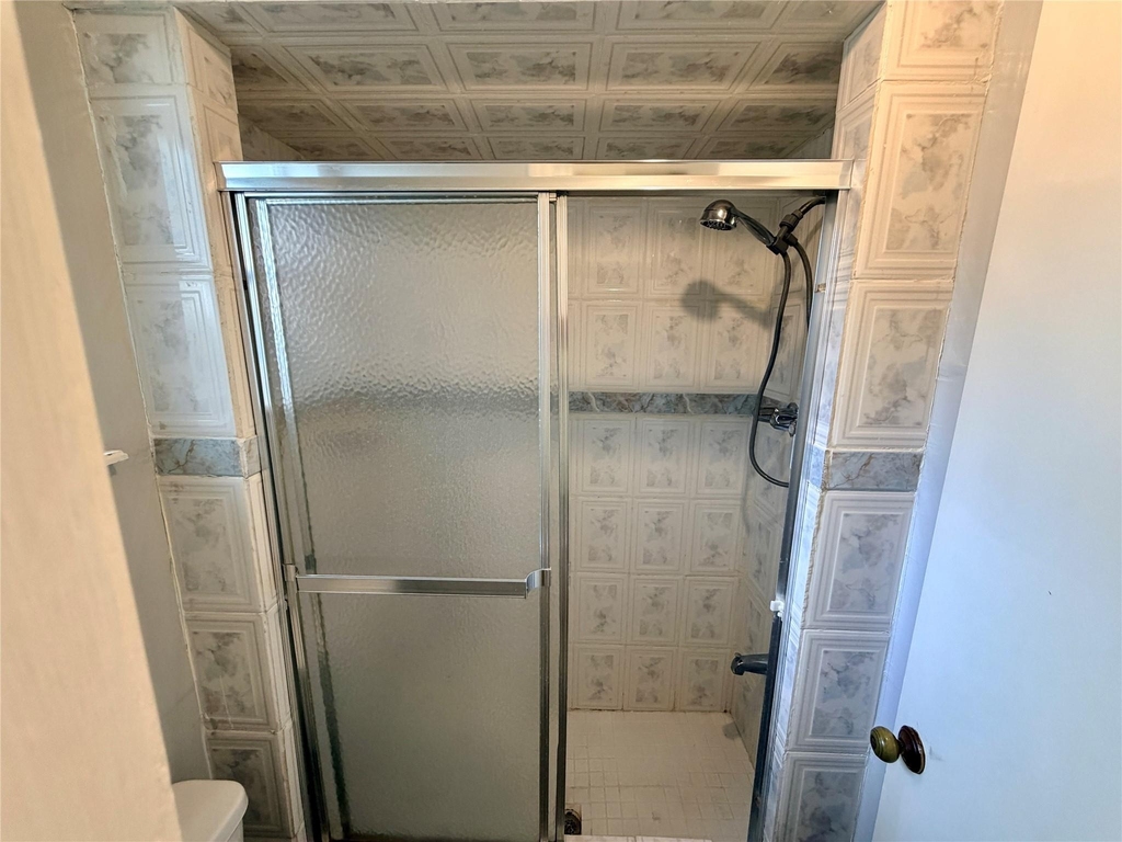 7876 Bender Road - Photo 18